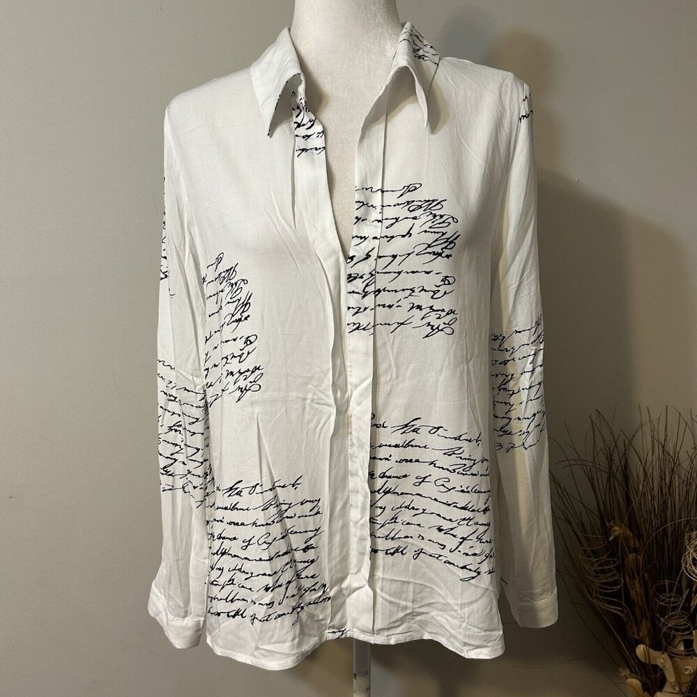 NWT Tendency White Top collared V Neck Long Sleeve Letter Print Popover Size M